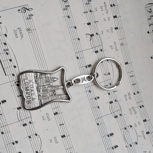 Silver Keychain with Cityscape Design - Picture 6 of 7